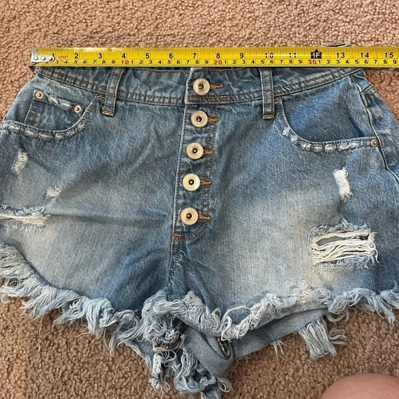 RUE 21 High-Rise Distressed ButtonFly Denim Shorts - Picture 4 of 8